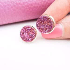 ✨ Fuschia Druzy Glitter Stud Earrings – Sparkly Statement in Silver Setting